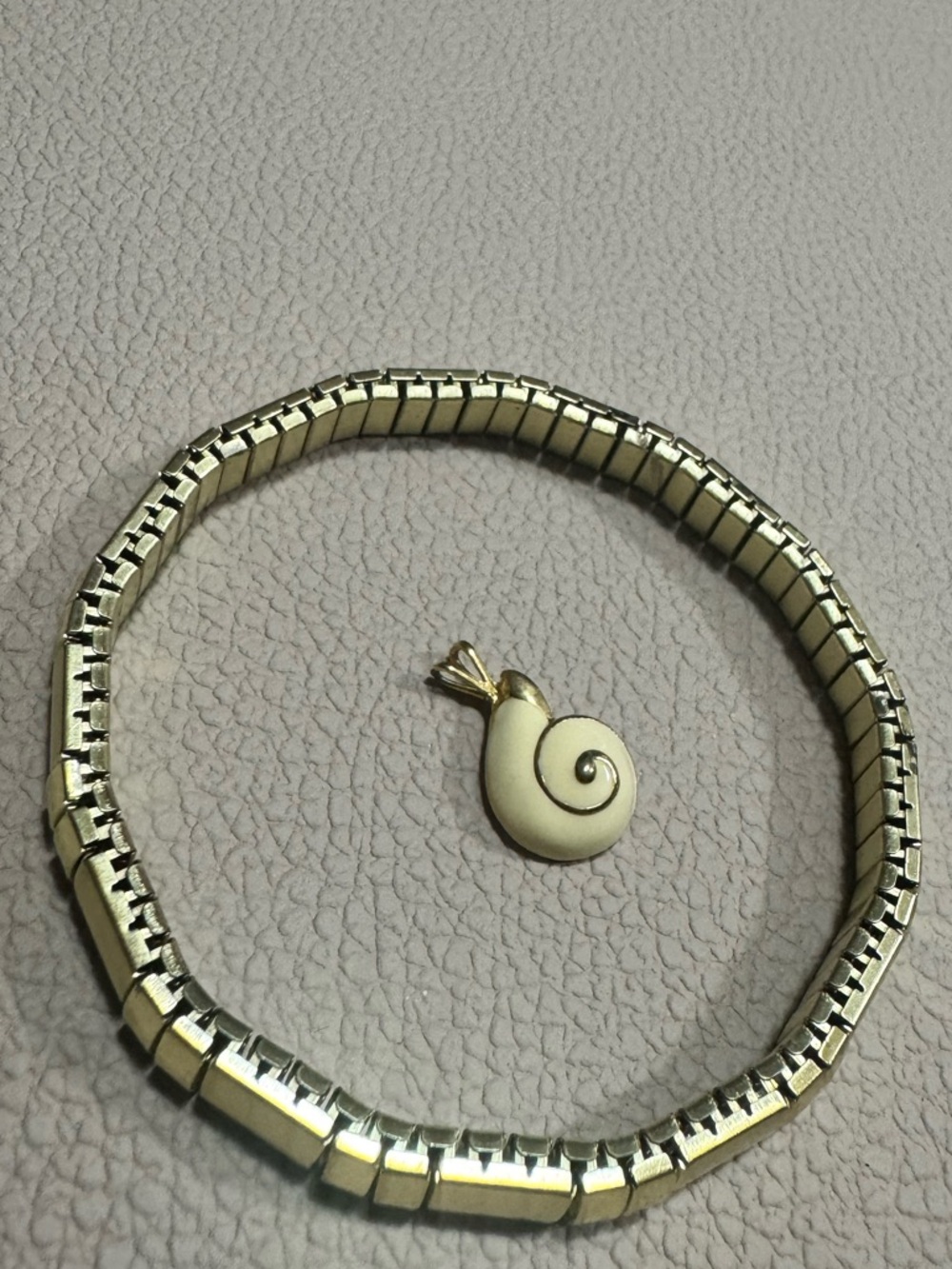 Gold-Toned Stretch Bracelet with Cream snail Pendant - Unbranded
